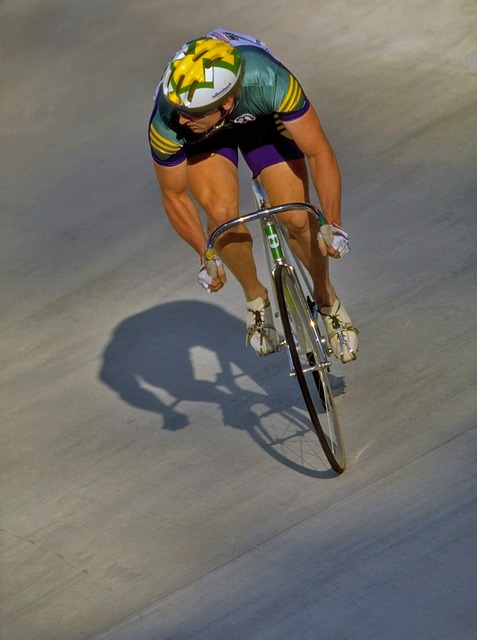 他会如何利 他会如何利